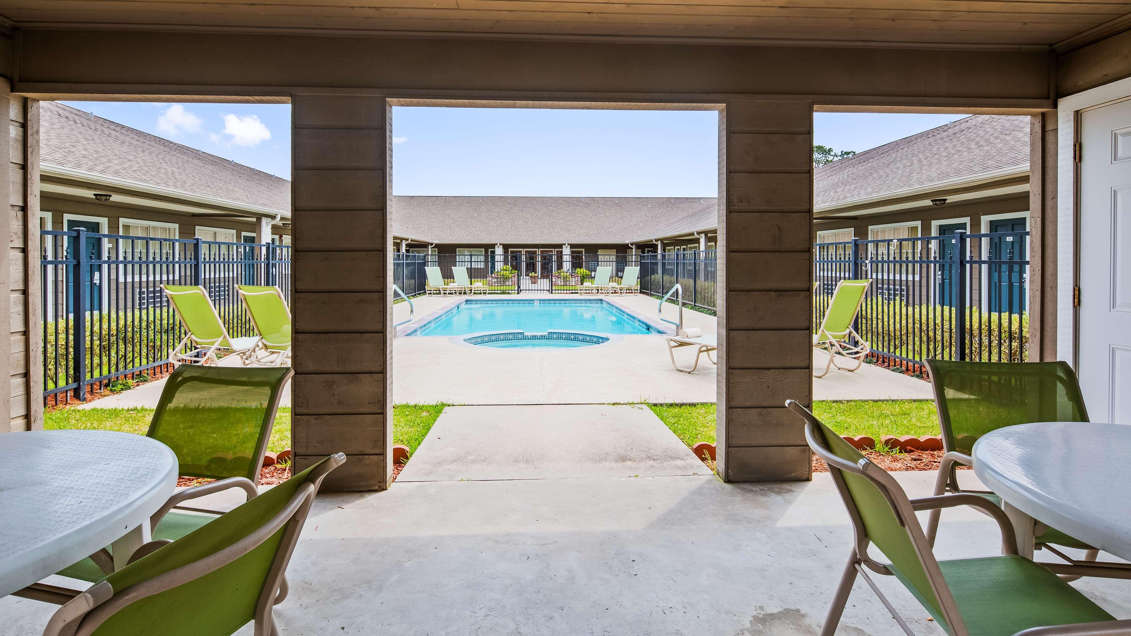 Best Western Plus Brunswick Bath Exterior photo