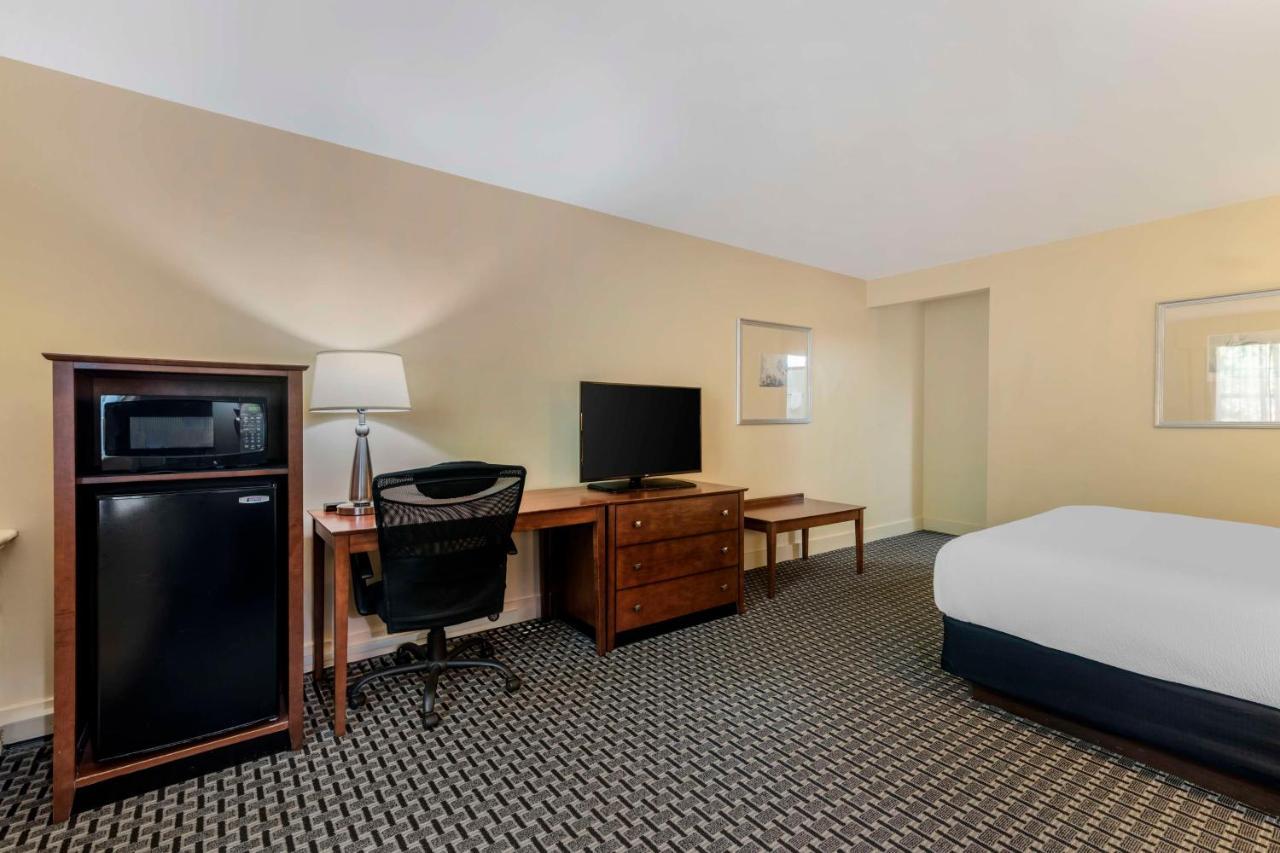 Best Western Plus Brunswick Bath Exterior photo