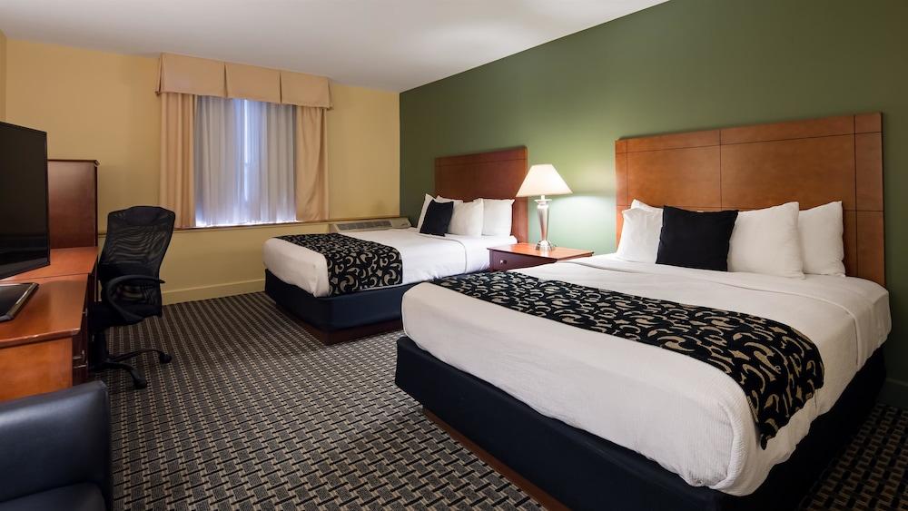 Best Western Plus Brunswick Bath Exterior photo